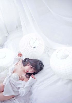 周末同床在线观看